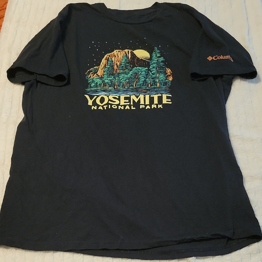 Columbia Black Short Sleeve Yosemite National Park Tee Outdoor Graphic - Picture 4 of 4